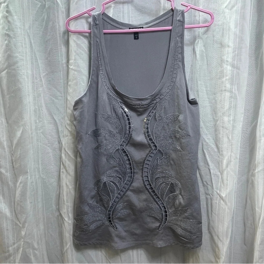 Express grey muscle shirt, lace sequence design